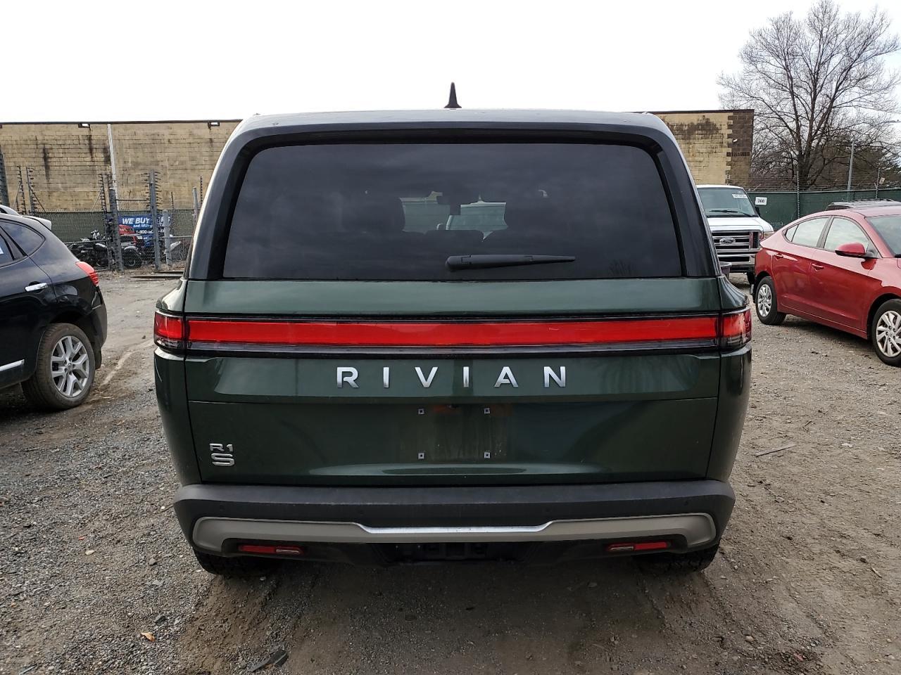 2025 Rivian R1S Adventure - Фото 6