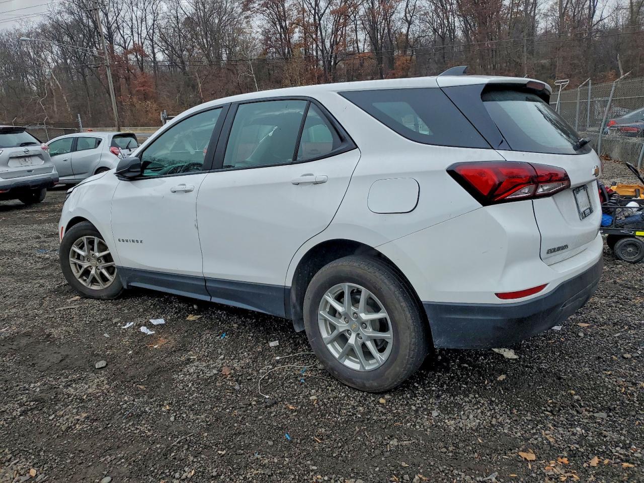 2023 Chevrolet Equinox Ls - Фото 2