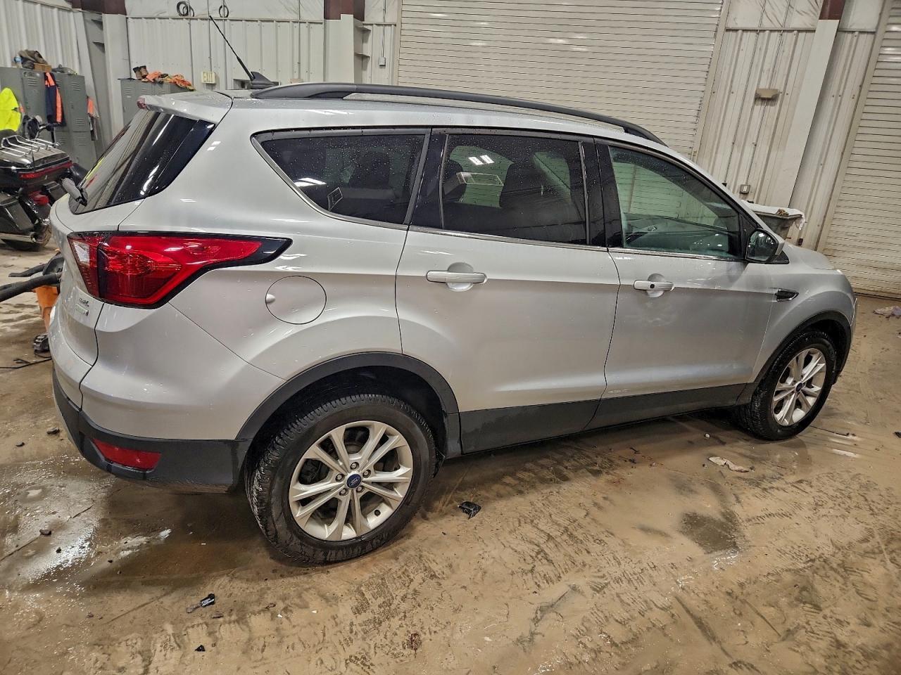 2019 Ford Escape Sel - Фото 3