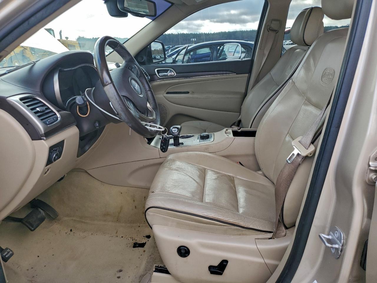 2014 Jeep Grand Cherokee Overland - Image 7