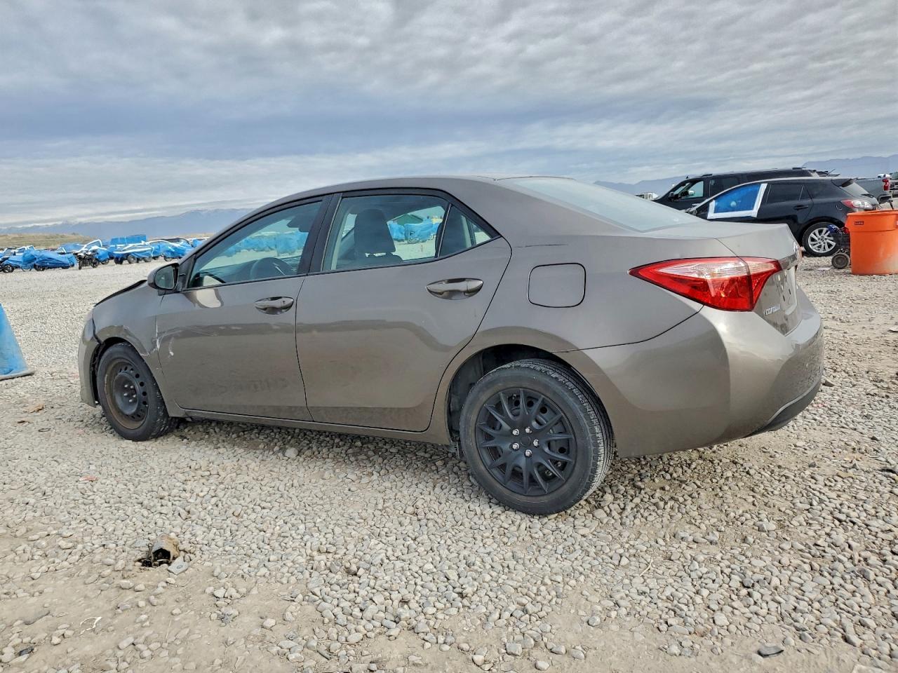 2017 Toyota Corolla L - Фото 2