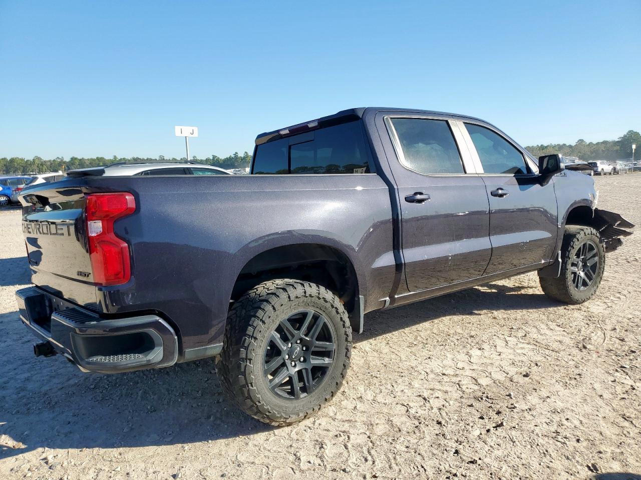 2023 Chevrolet Silverado K1500 Rst - Image 3