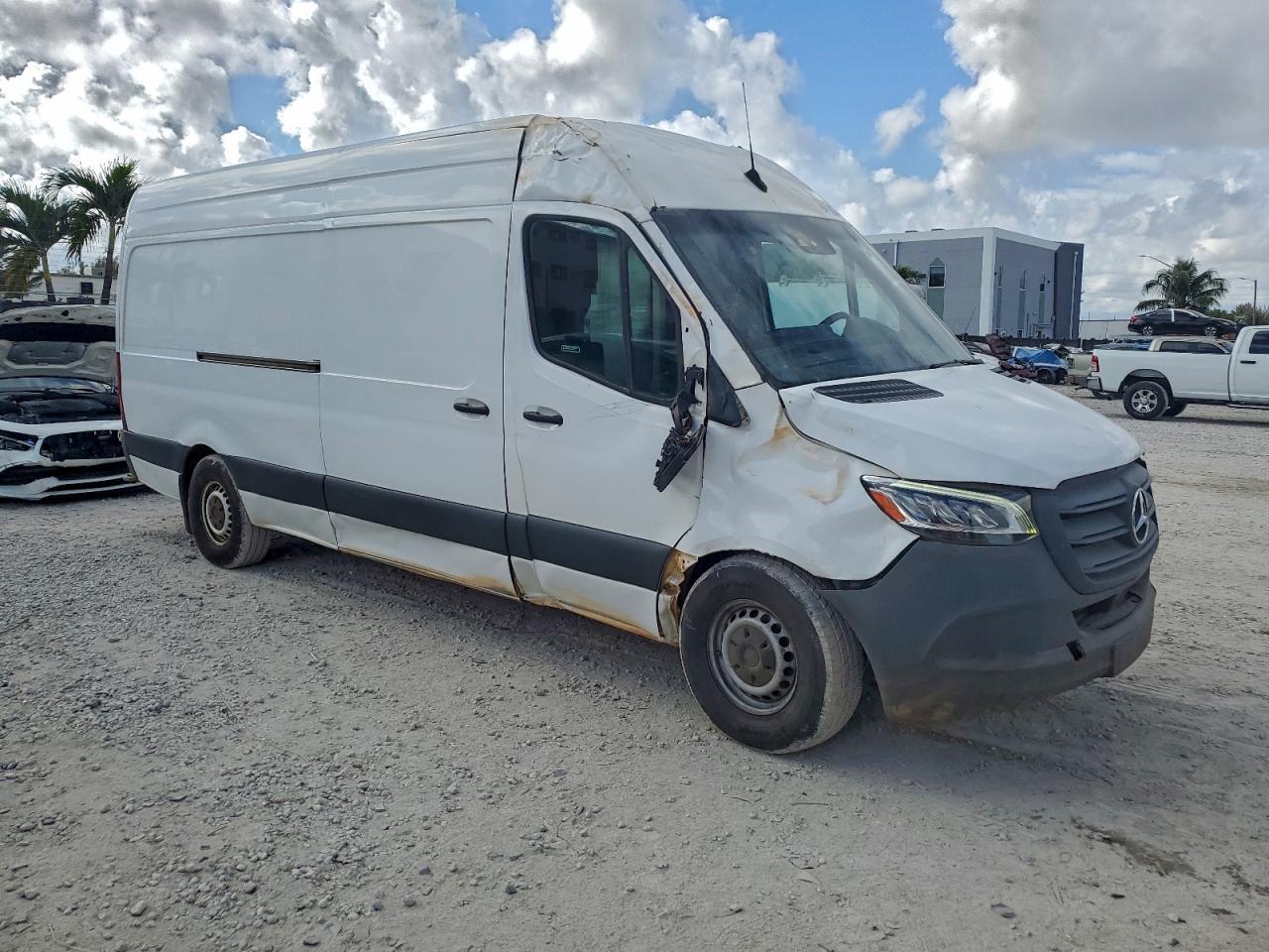 2021 Mercedes Benz Sprinter 2500 Delivery Van - Фото 4