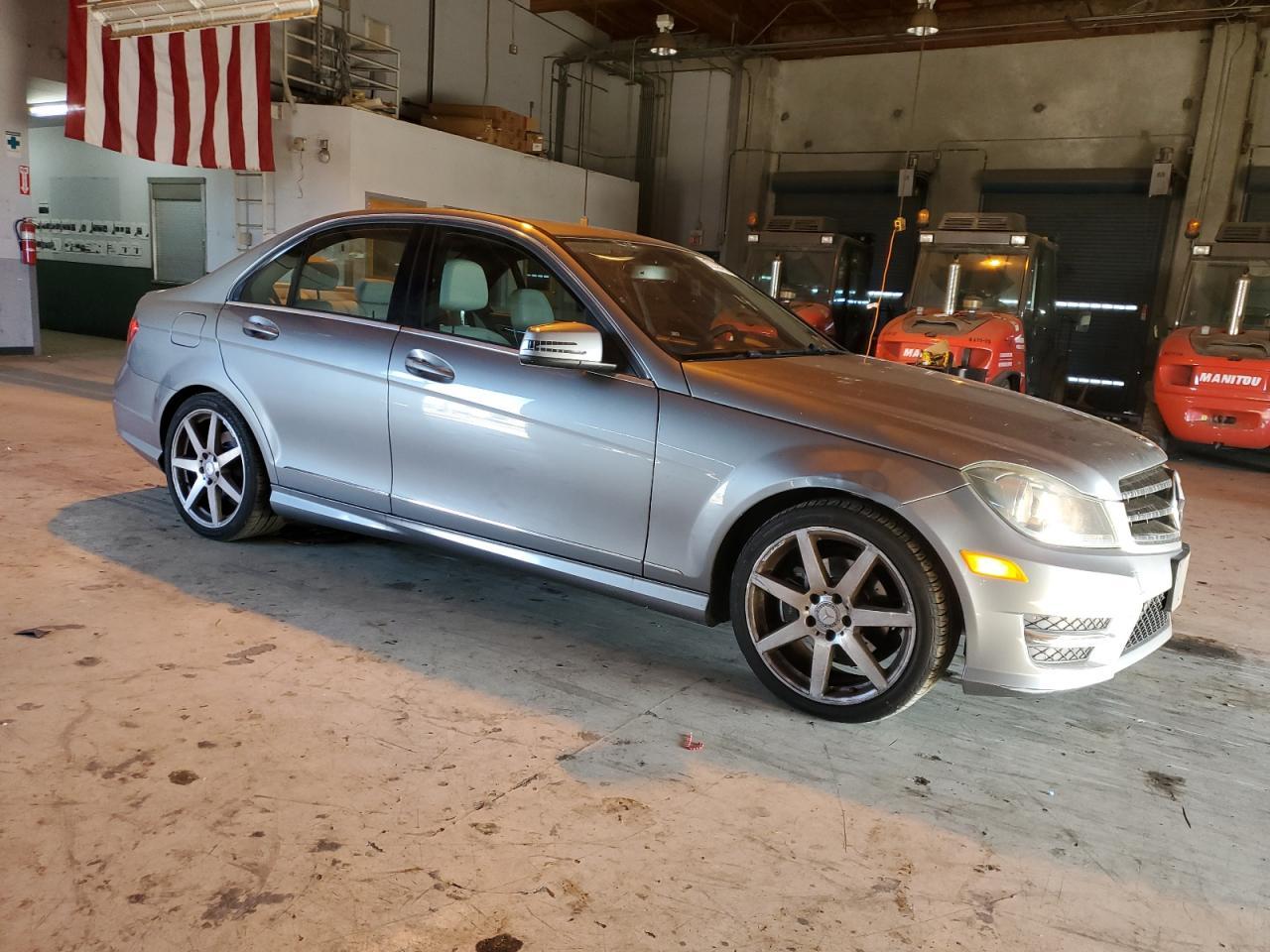 2014 Mercedes-Benz C 250 - Фото 4