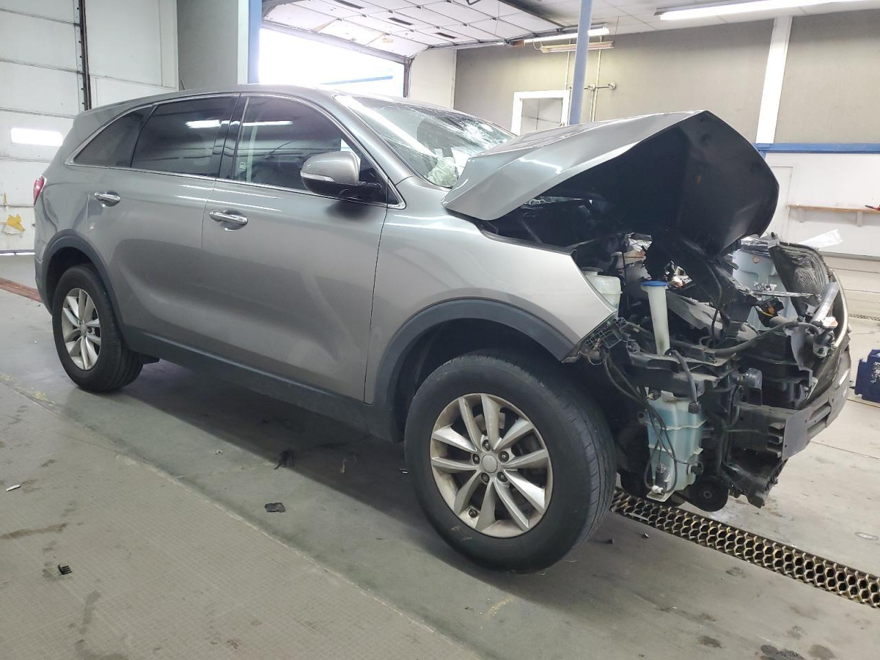 2017 Kia Sorento Lx - Image 4