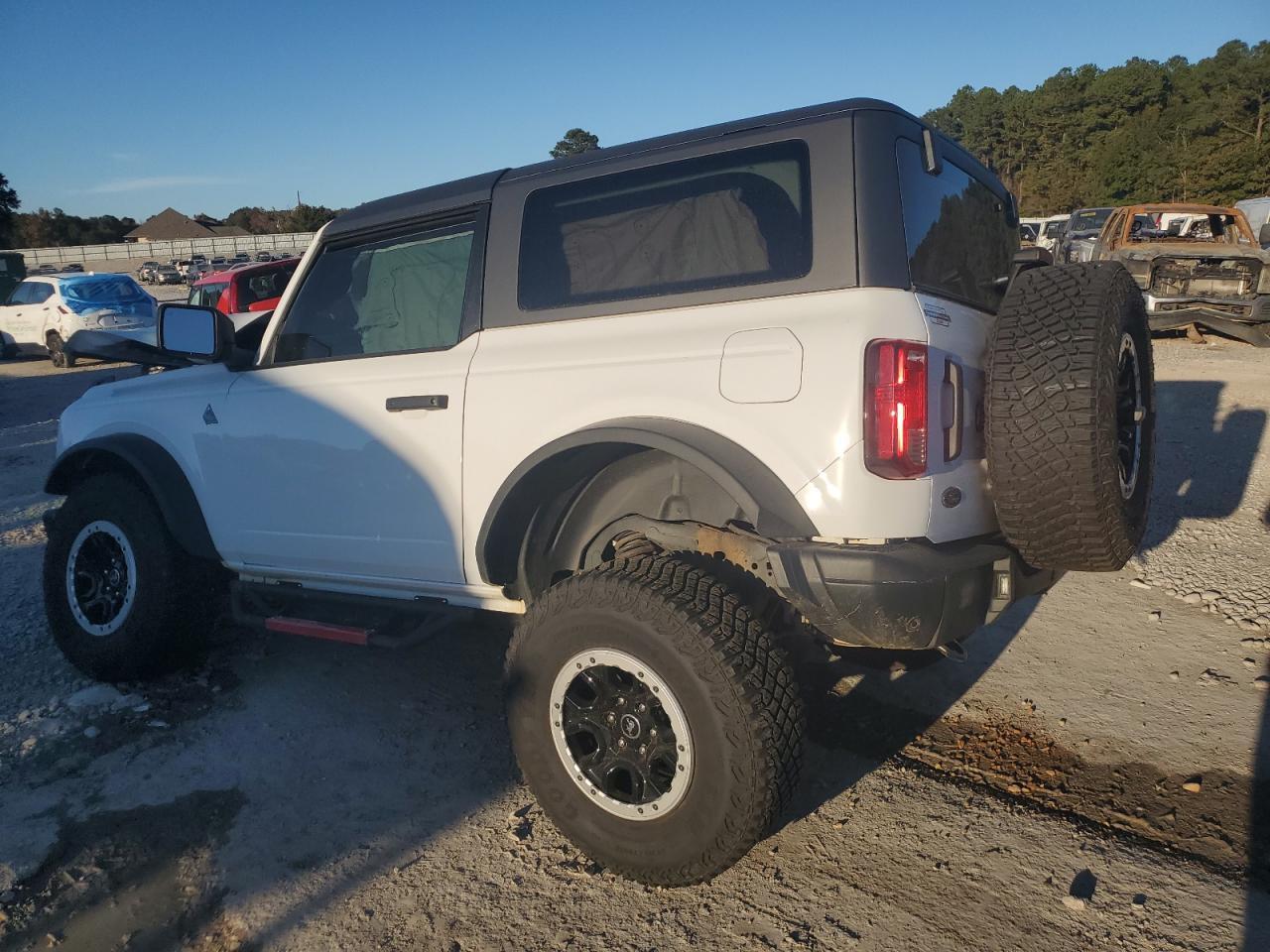 2024 Ford Bronco Black Diamond - Image 2