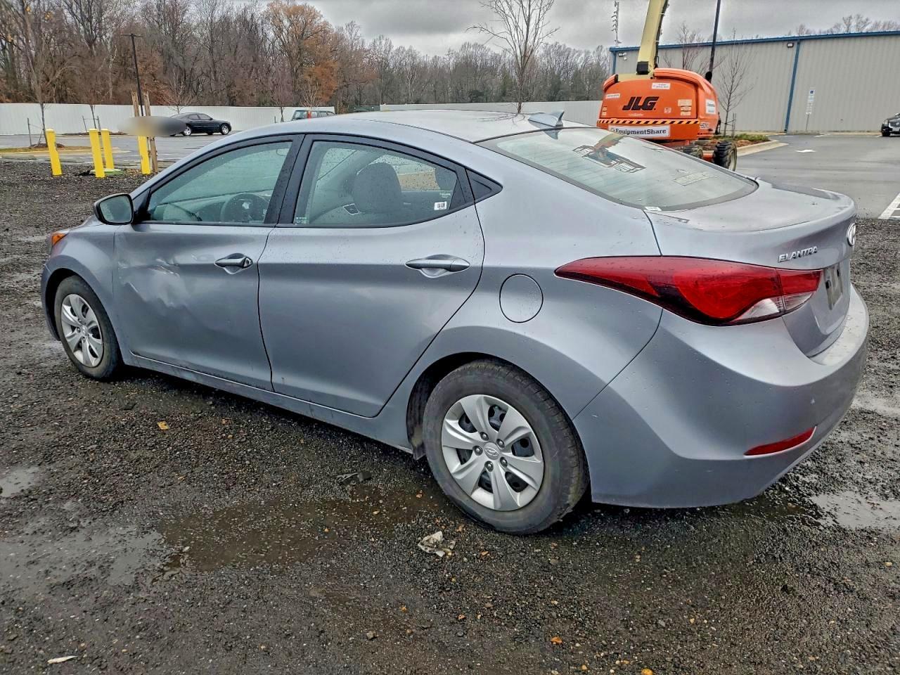 2016 Hyundai Elantra Se - Фото 2
