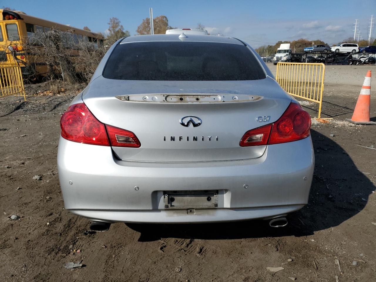 2012 Infiniti G37 Base - Фото 6