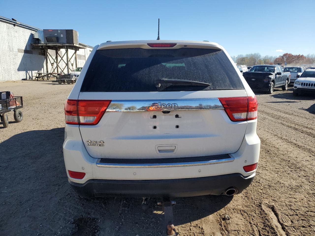 2011 Jeep Grand Cherokee Limited - Image 6