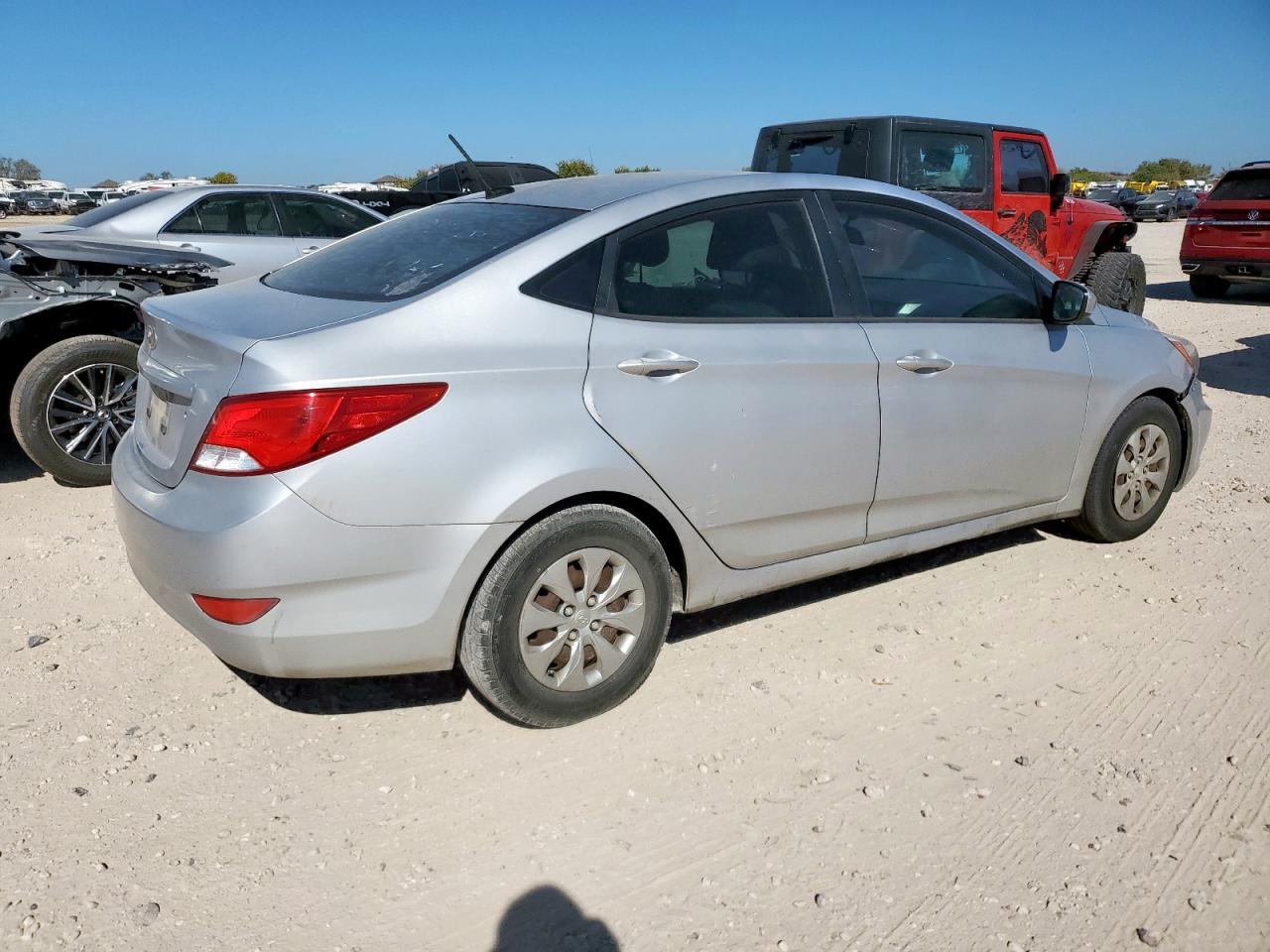 2016 Hyundai Accent Se - Фото 3