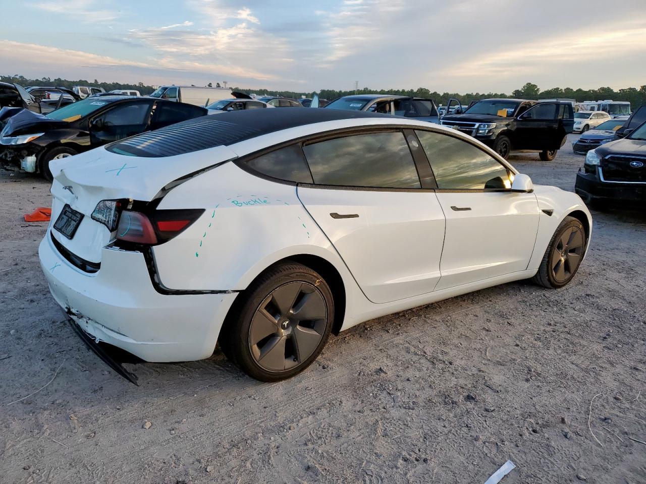 2023 Tesla Model 3 - Фото 3