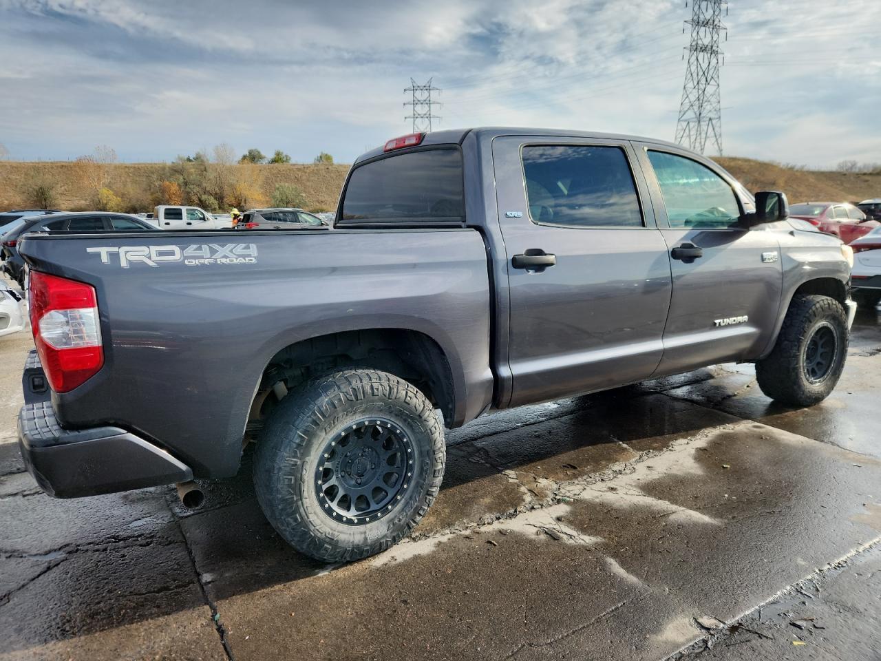 2017 Toyota Tundra Sr5 - Image 3