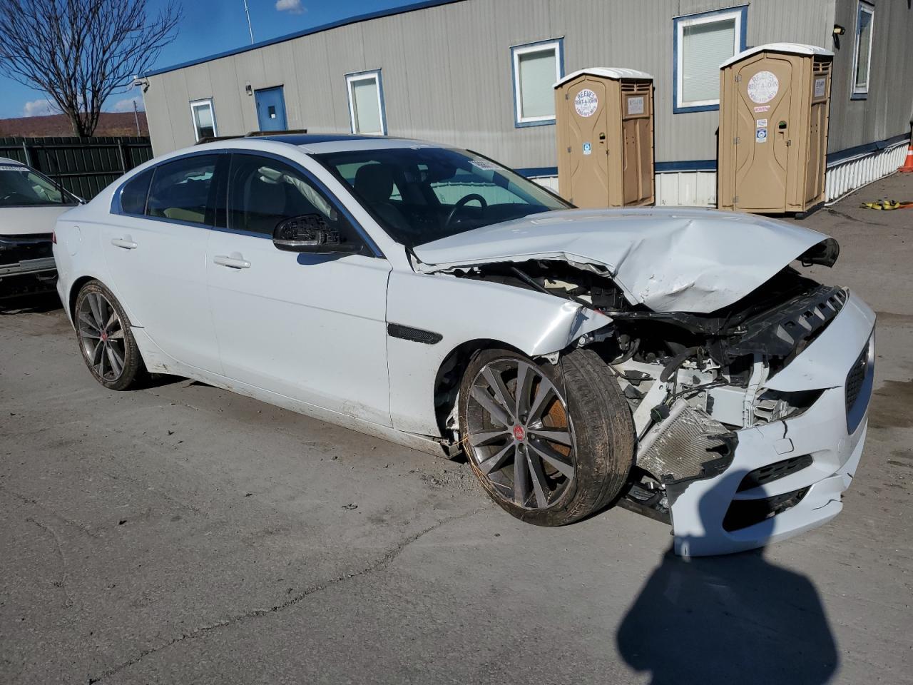 2020 Jaguar Xe S - Фото 4