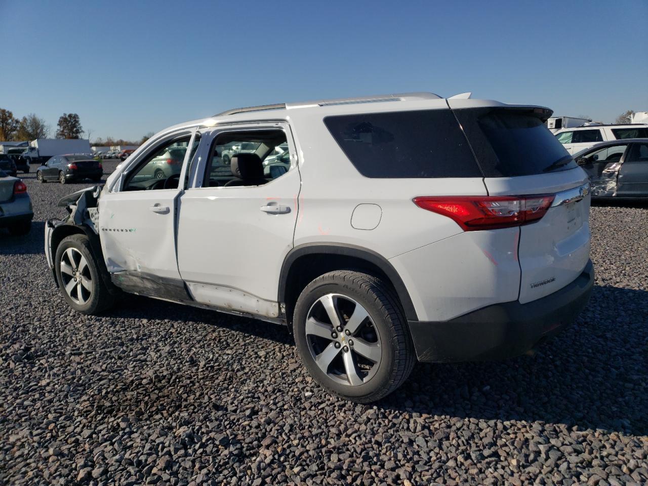 2018 Chevrolet Traverse Lt - Фото 2