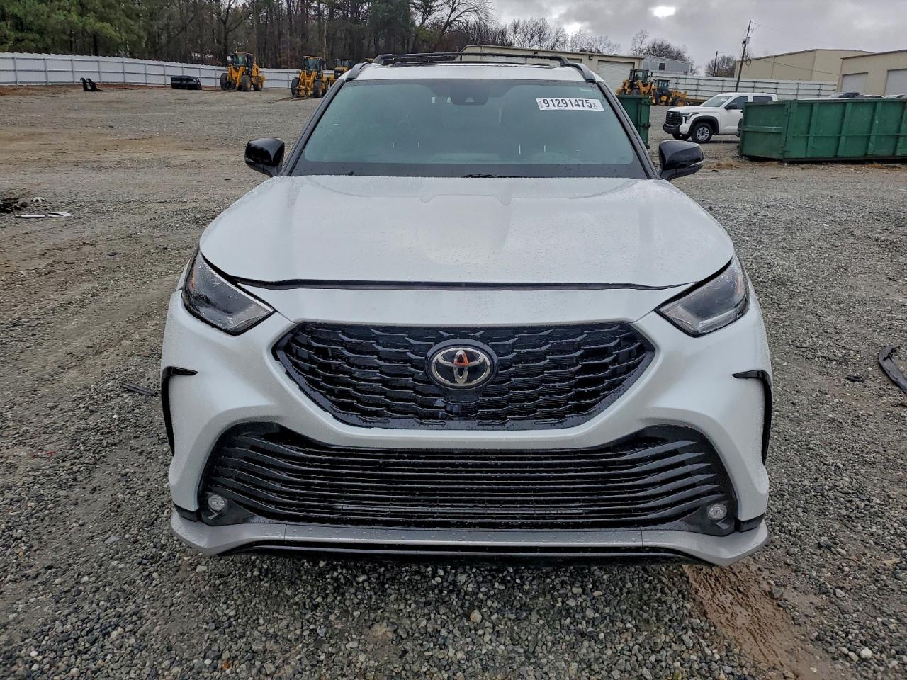 2023 Toyota Highlander L - Image 5