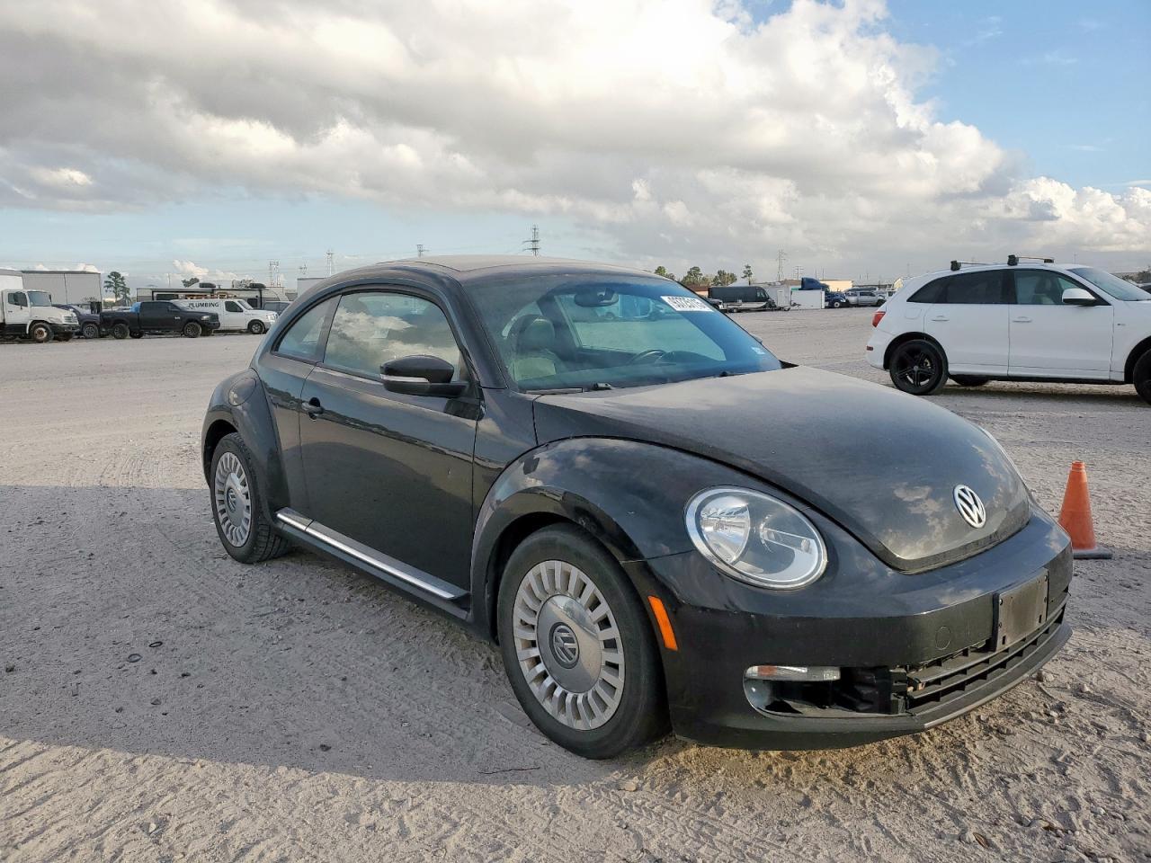 2015 Volkswagen Beetle 1.8T - Image 4