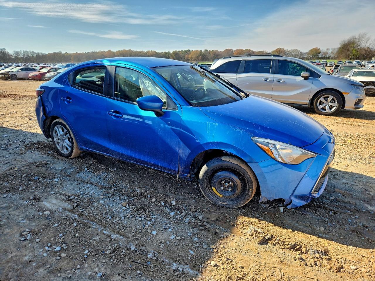 2017 Toyota Yaris Ia - Фото 4