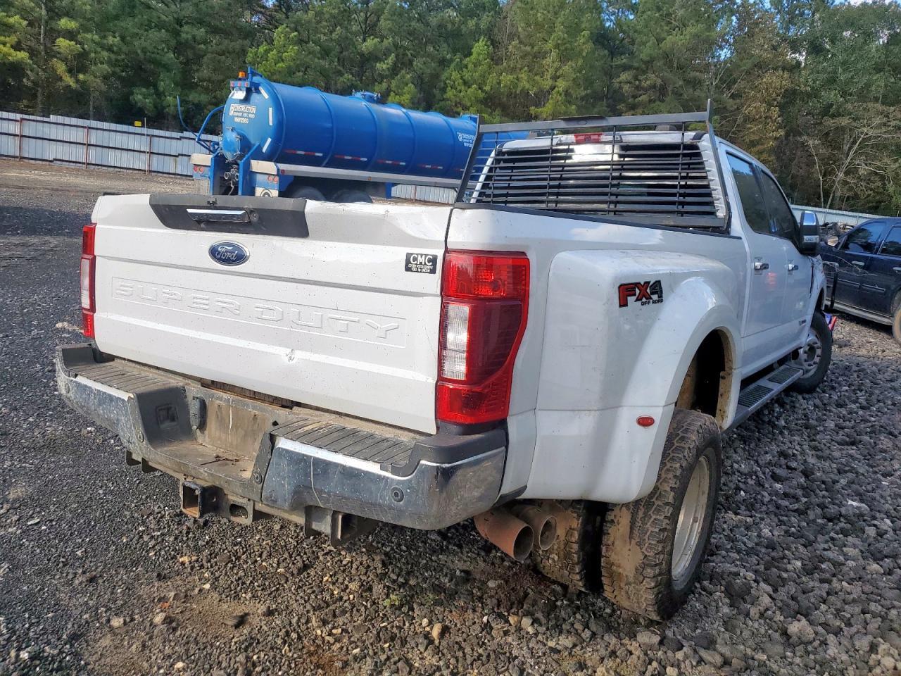2021 Ford F350 Super Duty - Фото 3