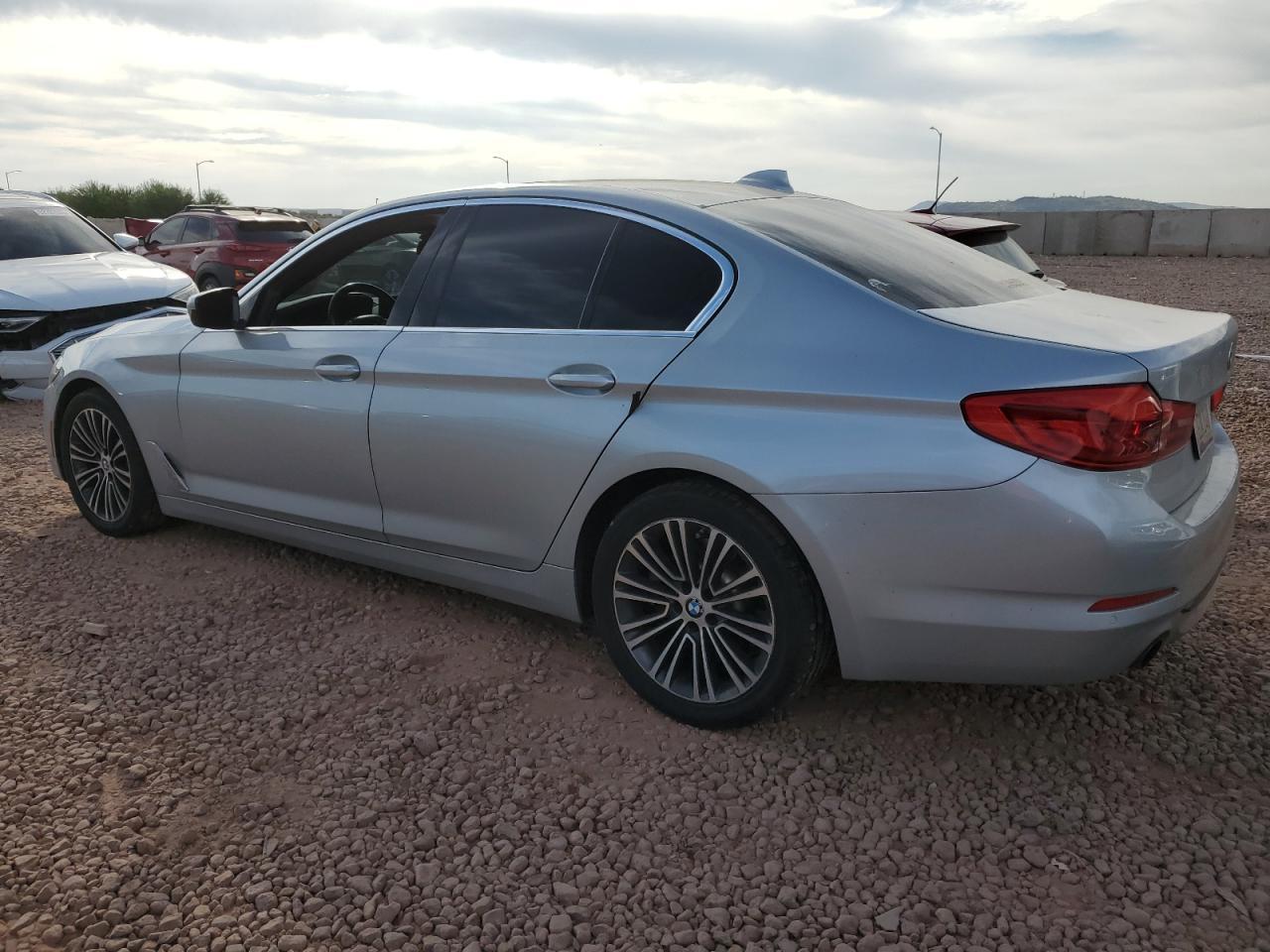 2019 BMW 530 I - Фото 2