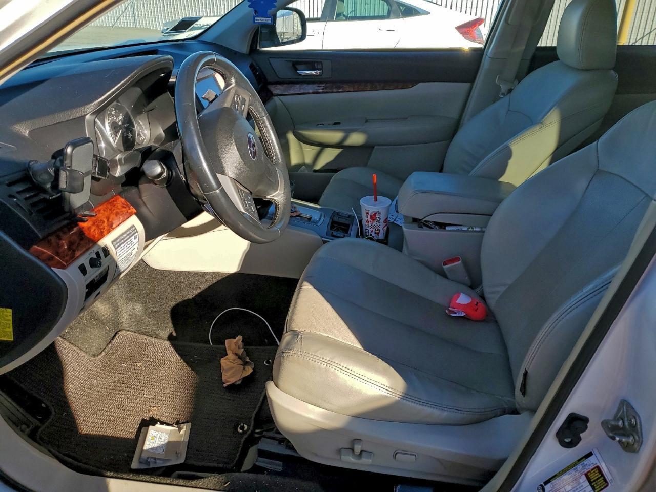 2012 Subaru Outback 3.6R Limited - Image 7