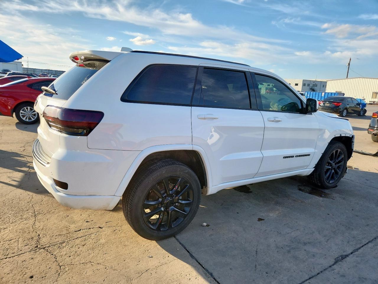 2018 Jeep Grand Cherokee Laredo - Image 3