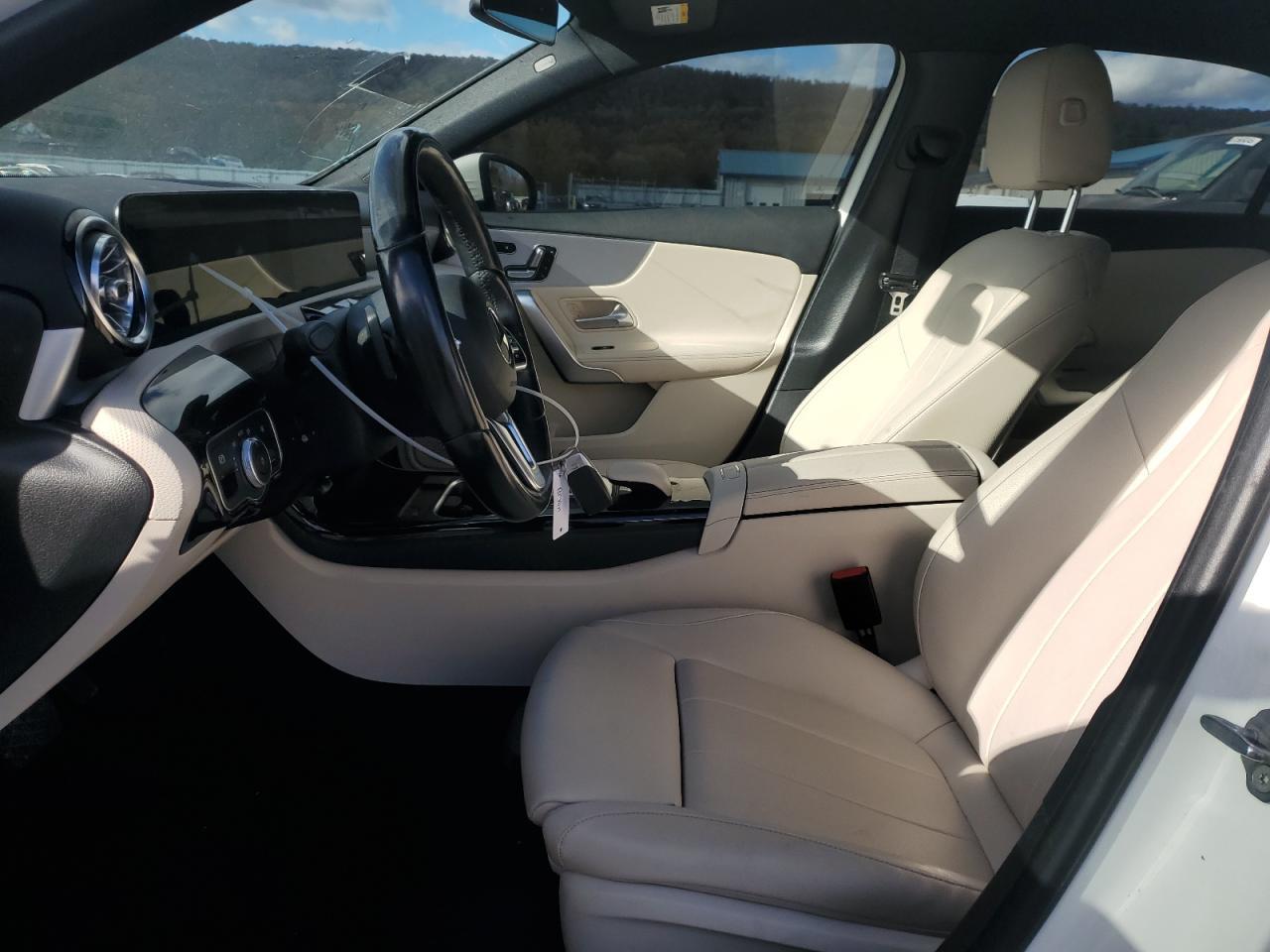 2021 Mercedes-Benz A 220 4Matic - Фото 7