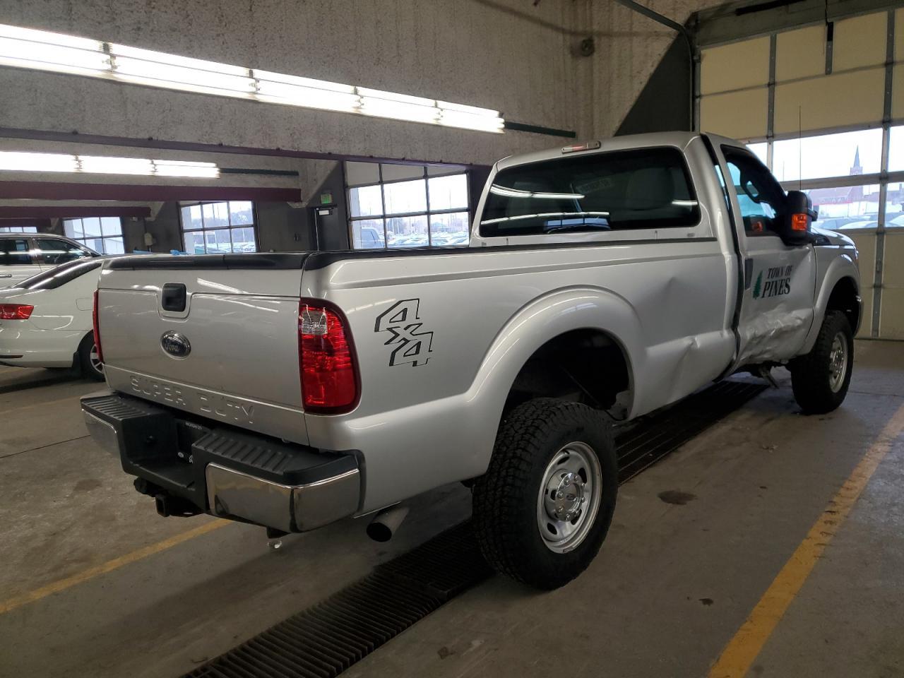 2015 Ford F250 Super Duty - Фото 3