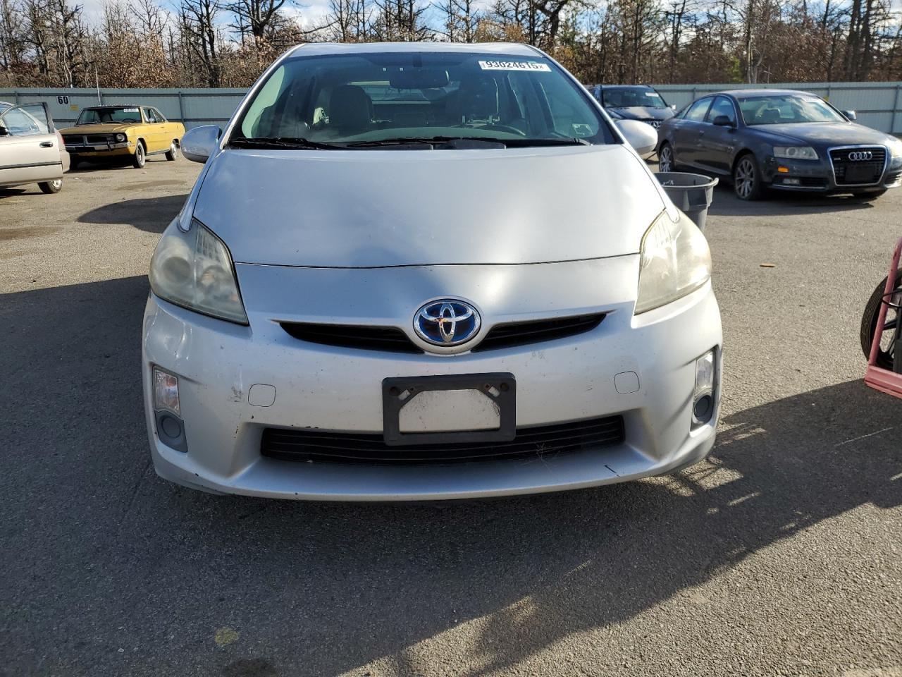 2010 Toyota Prius - Image 5