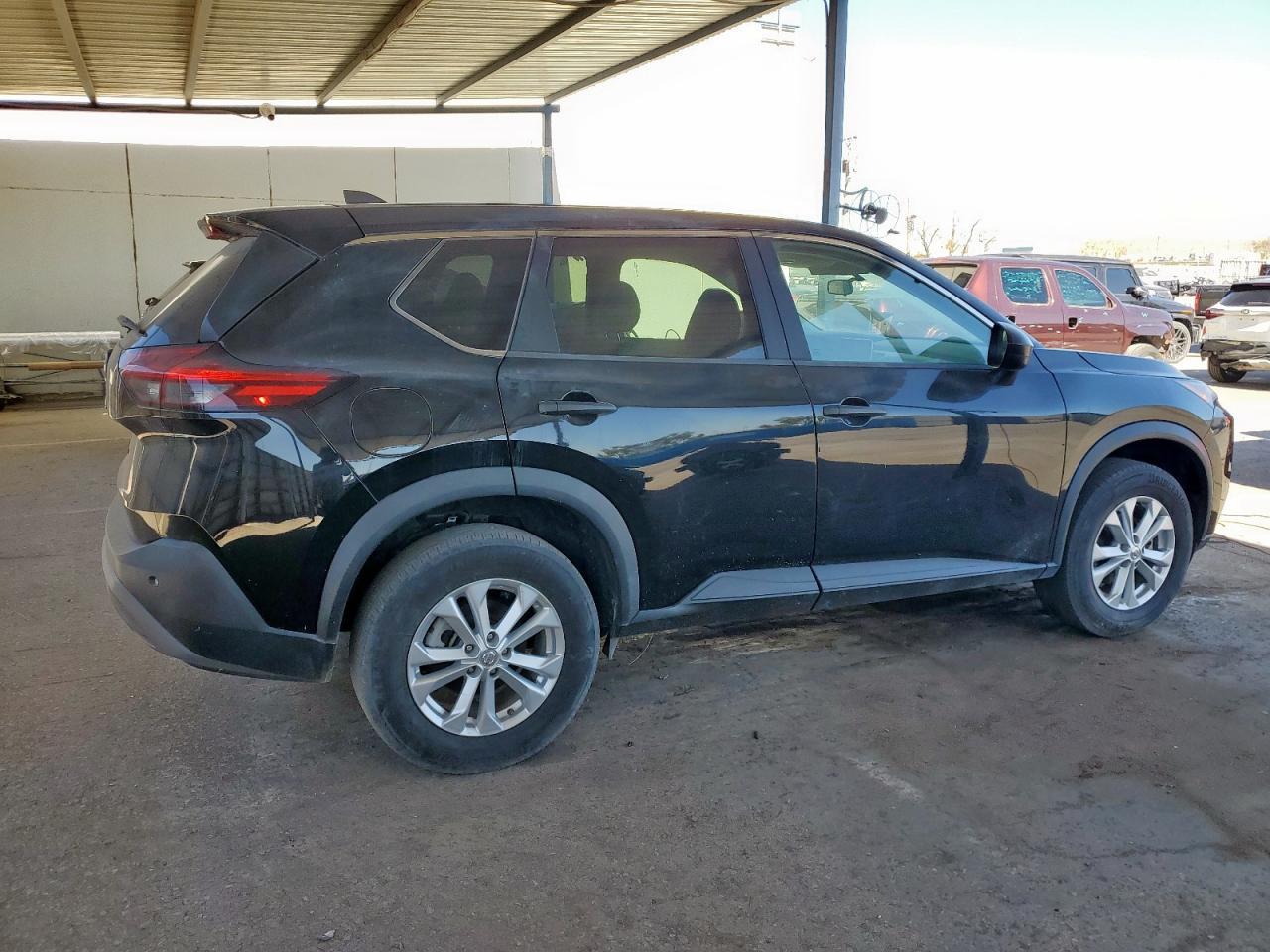 2023 Nissan Rogue S - Image 3