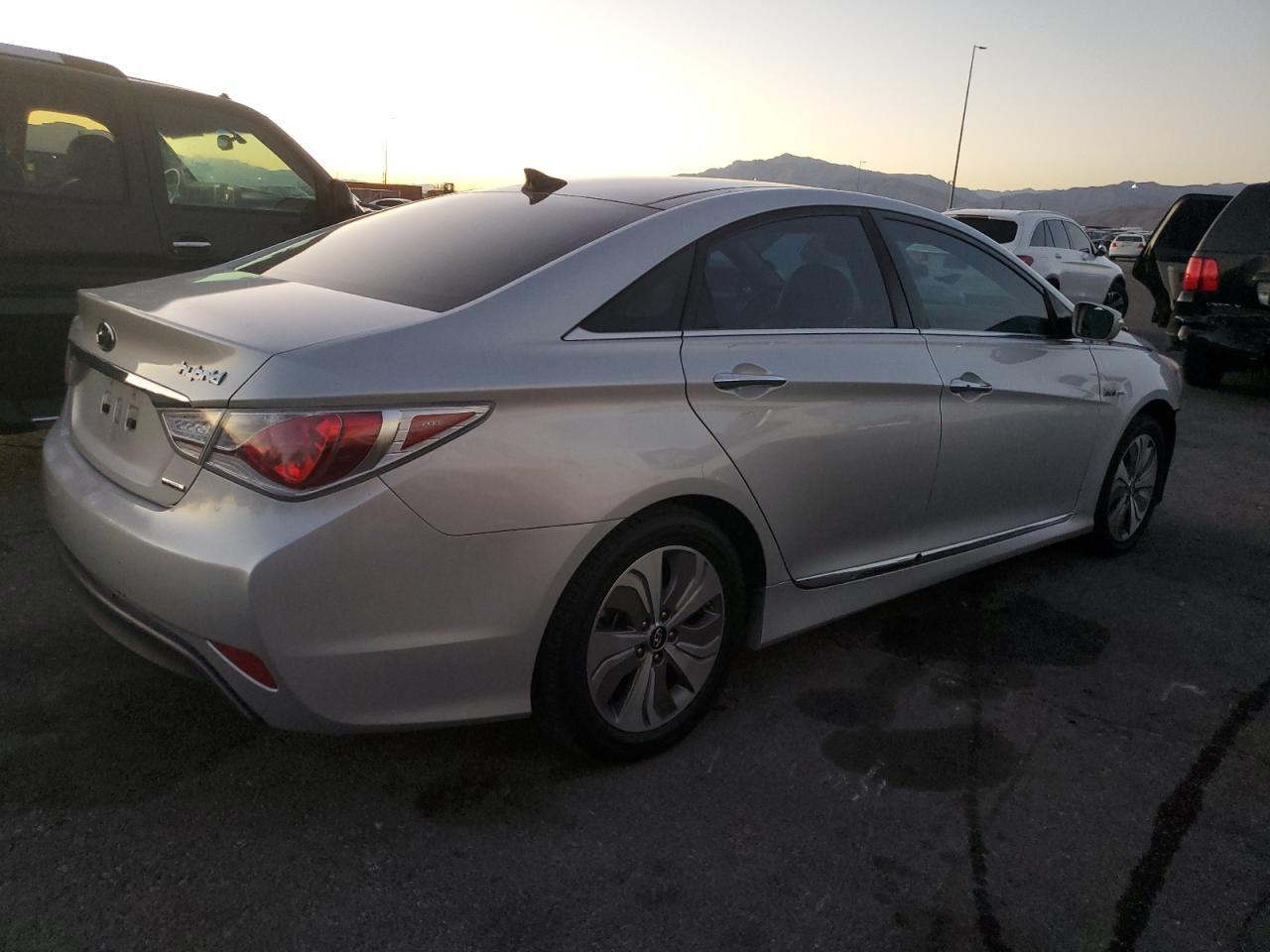 2015 Hyundai Sonata Hybrid - Фото 3