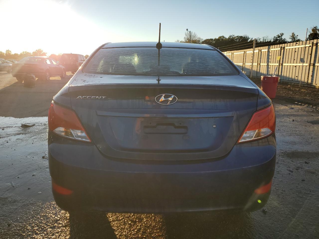 2017 Hyundai Accent Se - Фото 6