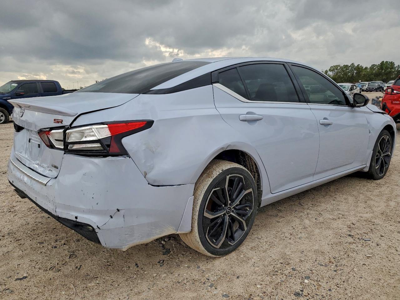 2023 Nissan Altima Sr - Фото 3