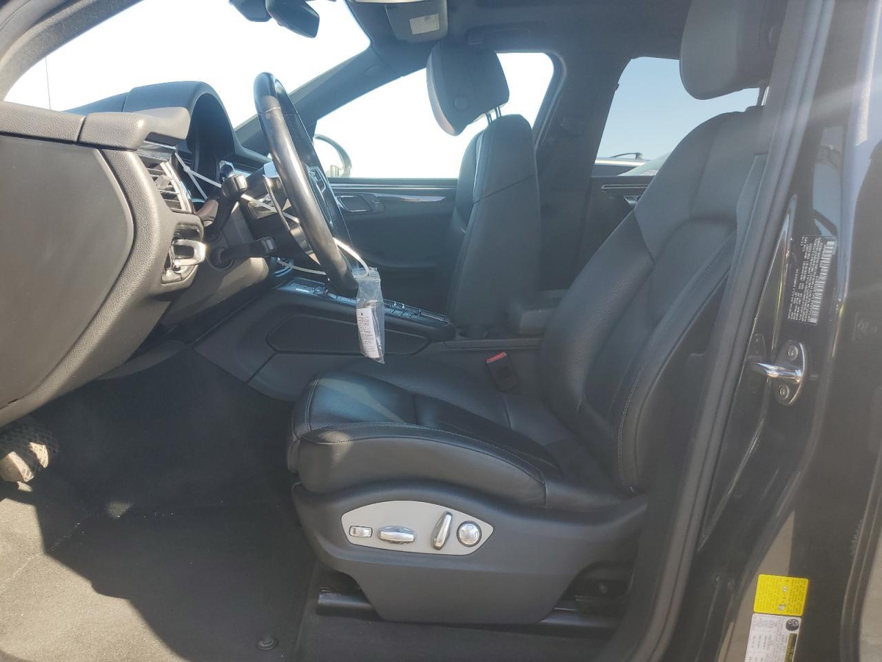 2019 Porsche Macan - Image 7