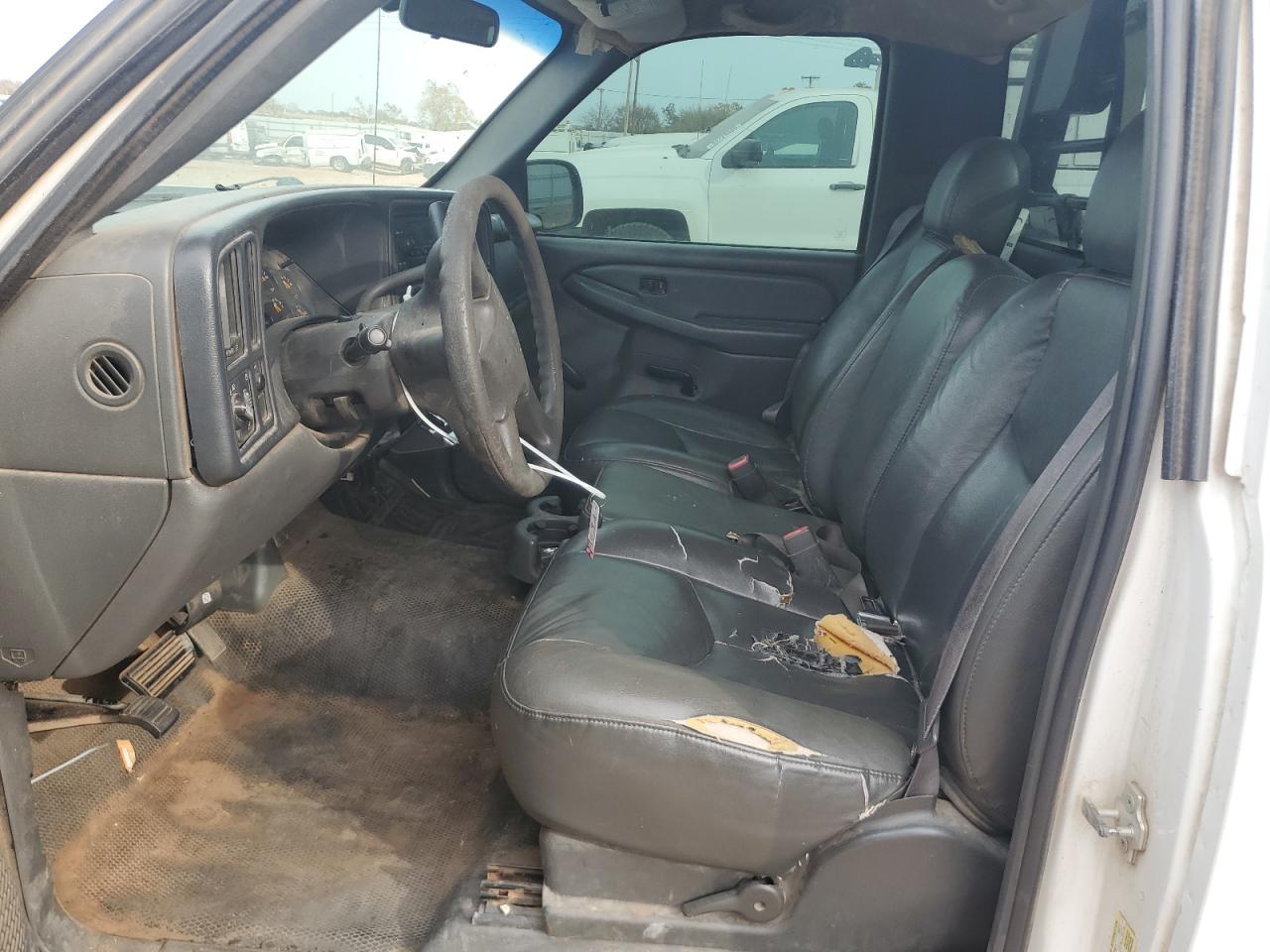 2007 Chevrolet Silverado Utility / Service Truck - Image 7