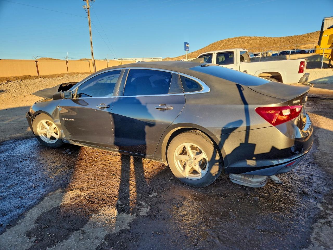 2017 Chevrolet Malibu Ls - Фото 2