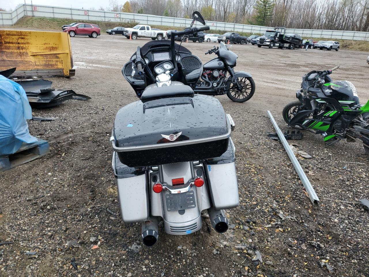 2017 Harley-Davidson Fltrx Road Glide - Image 4