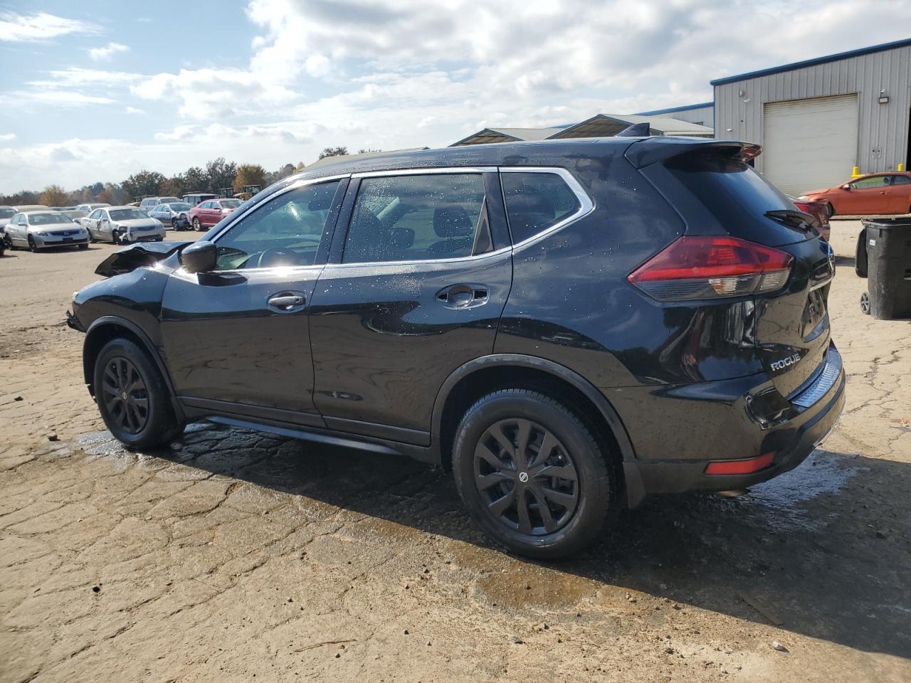 2018 Nissan Rogue S - Фото 2