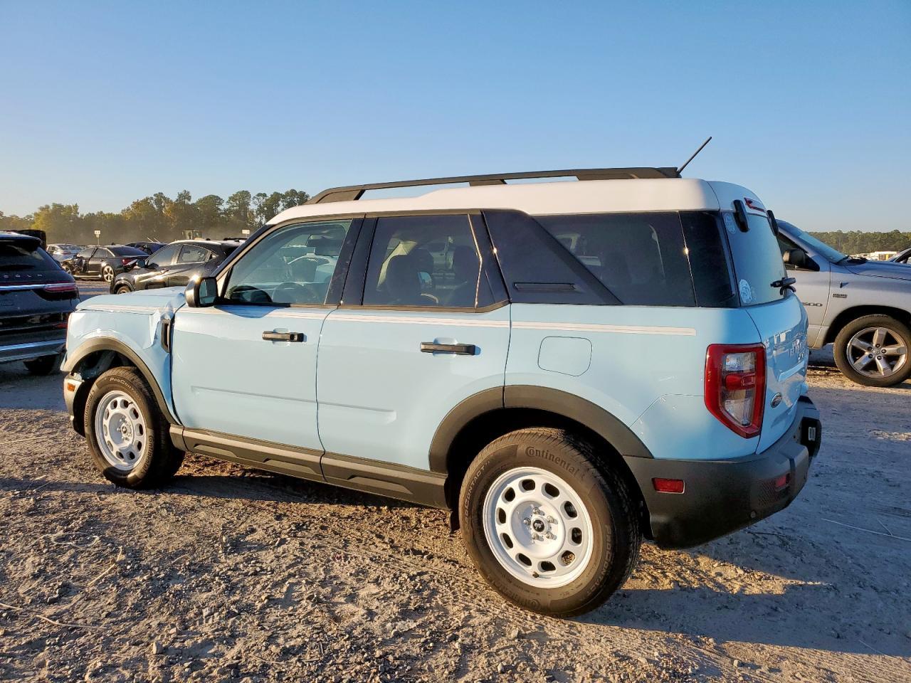 2025 Ford Bronco Sport Heritage - Image 2
