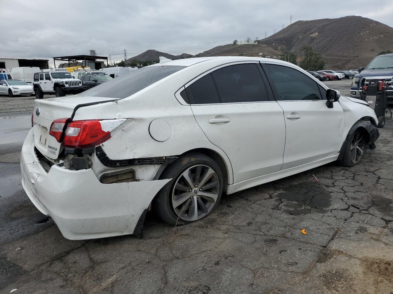 2016 Subaru Legacy 2.5I Limited - Фото 3