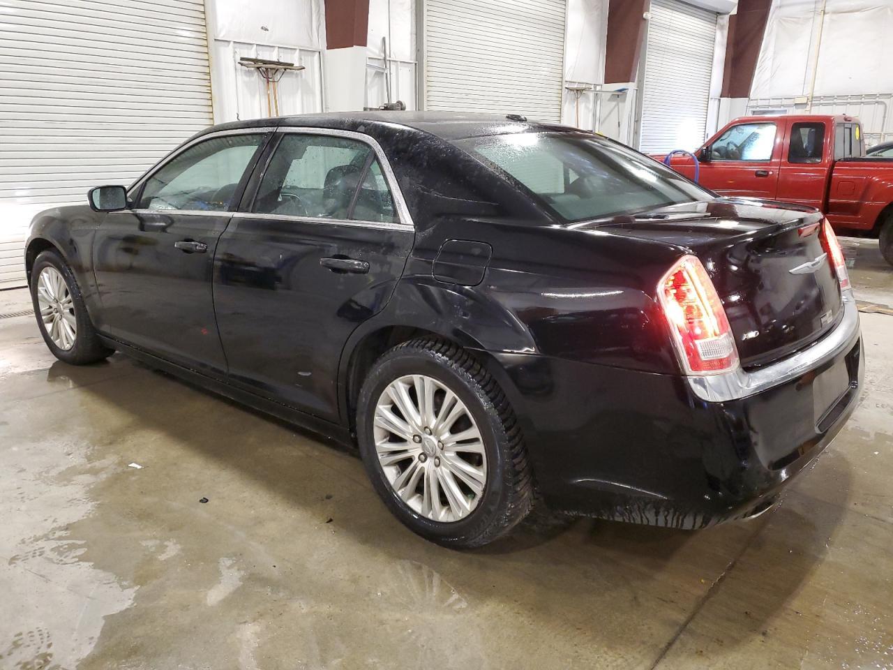 2014 Chrysler 300 - Фото 2
