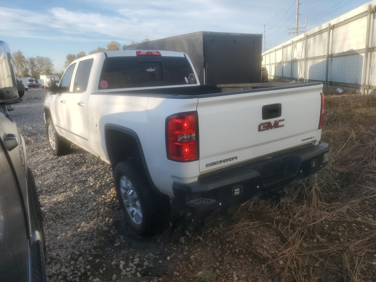 2016 GMC Sierra K3500 Denali - Фото 2