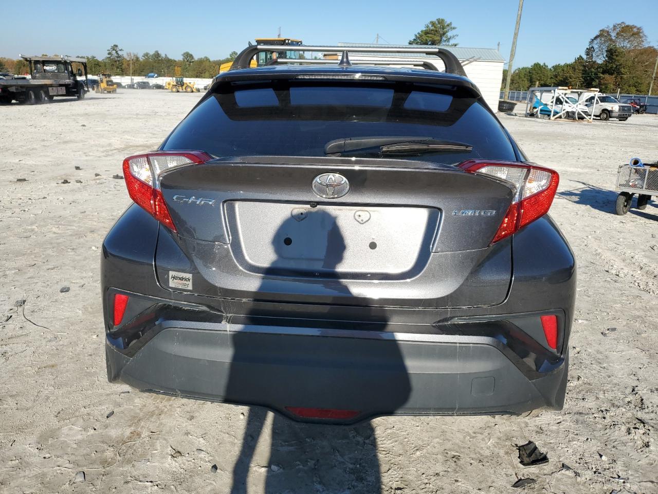 2022 Toyota C-Hr Xle - Фото 6