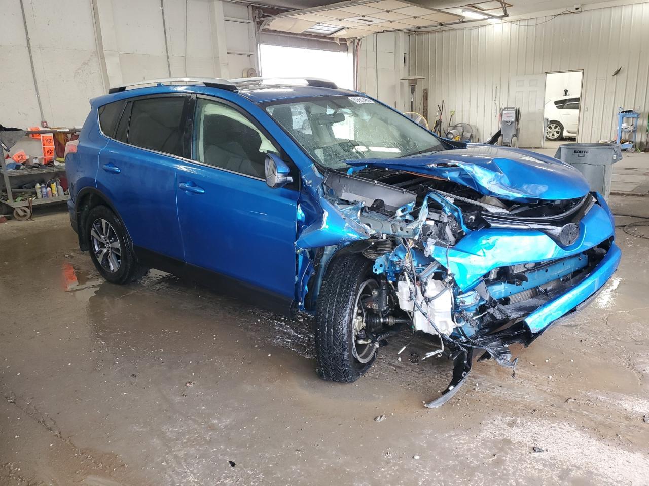 2016 Toyota Rav4 Xle - Image 4