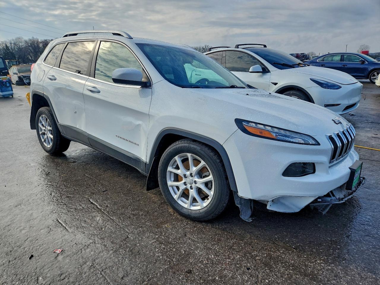2016 Jeep Cherokee Latitude - Image 4