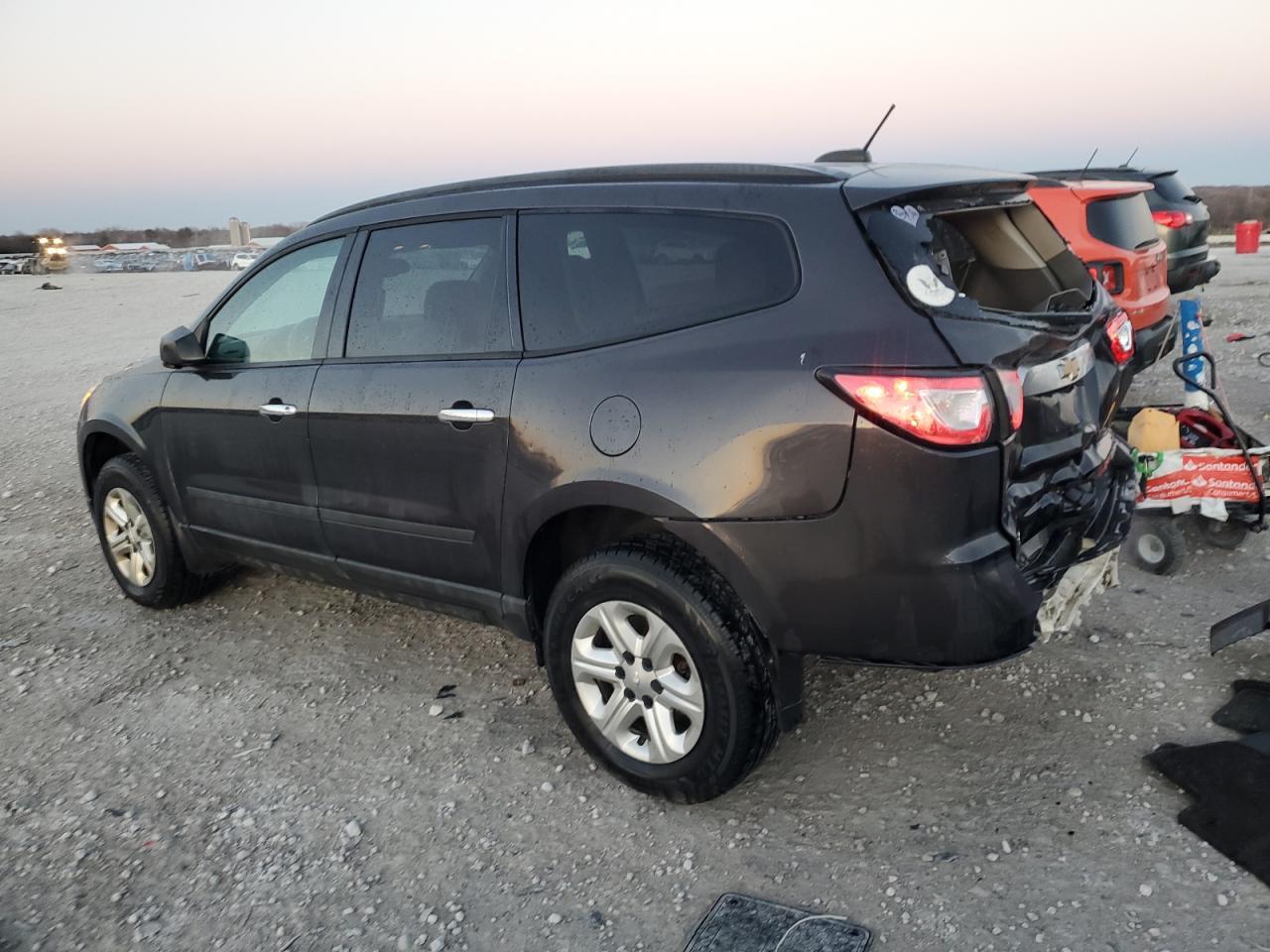 2016 Chevrolet Traverse Ls - Фото 2