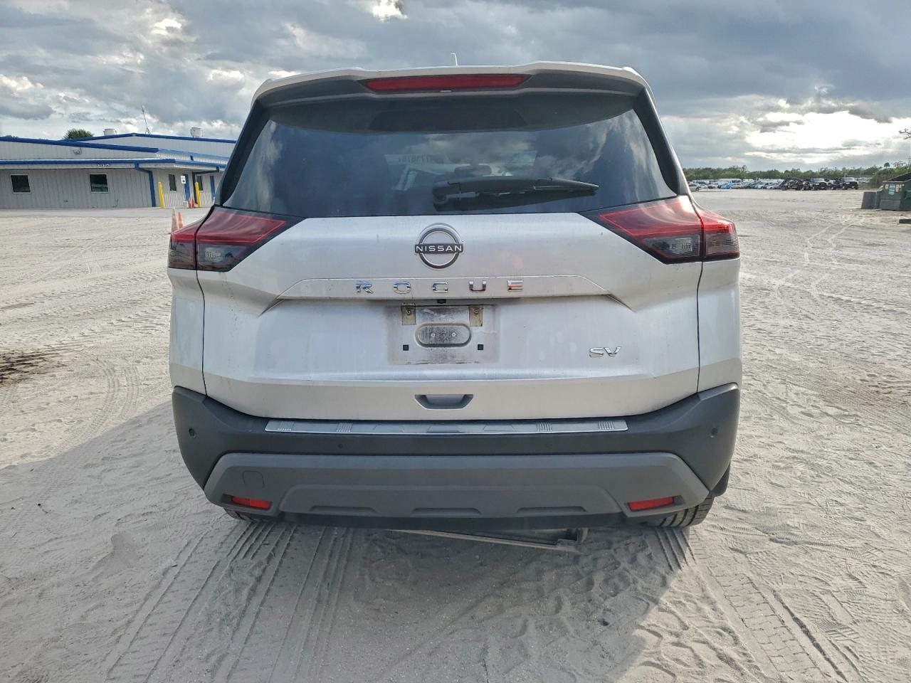 2023 Nissan Rogue Sv - Image 6