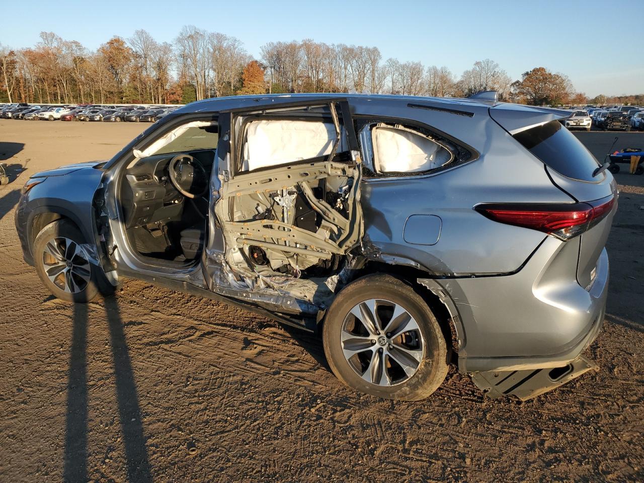 2021 Toyota Highlander Xle - Фото 2