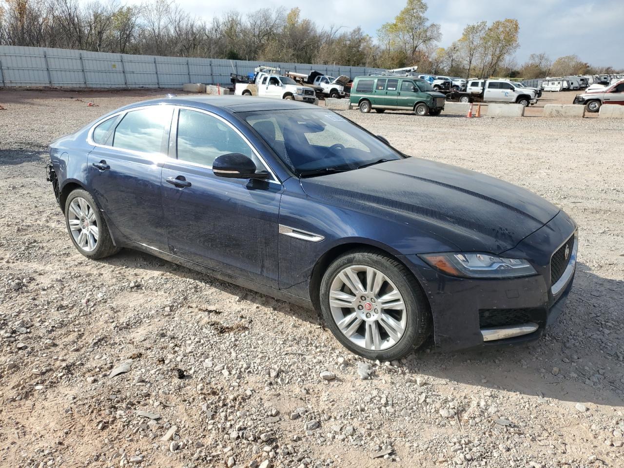 2016 Jaguar Xf Premium - Фото 4