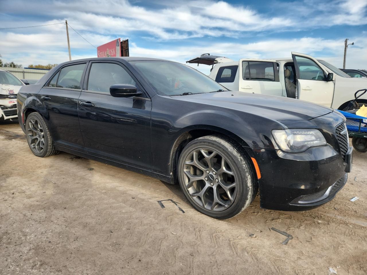 2018 Chrysler 300 Touring - Image 4