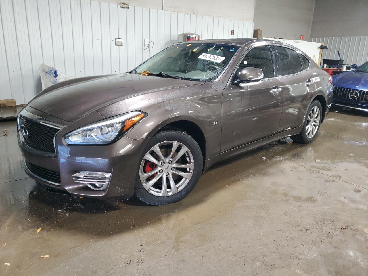 2015 Infiniti Q70 3.7